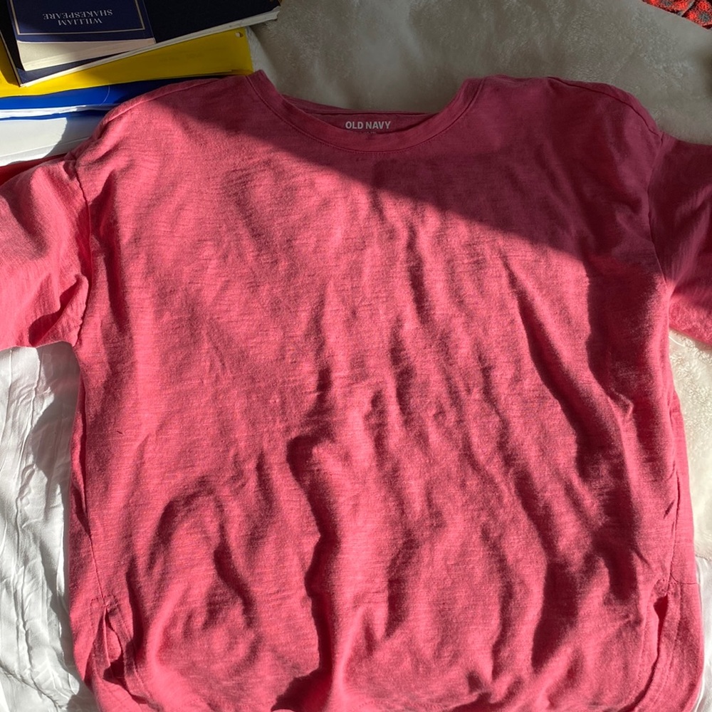 Hot pink preppy tshirt very soft old navy BRAND NEW NEVER WORN still has tags